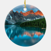 Landschaftliche Landschaftsfotografie über Berg un Keramik Ornament (Hinten)