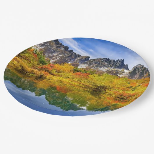 Landschaftliche Landschaftswälder und Berge Pappteller (Schrägansicht)