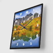 Landschaftliche Landschaftswälder und Berge Quadratische Wanduhr (Winkel)