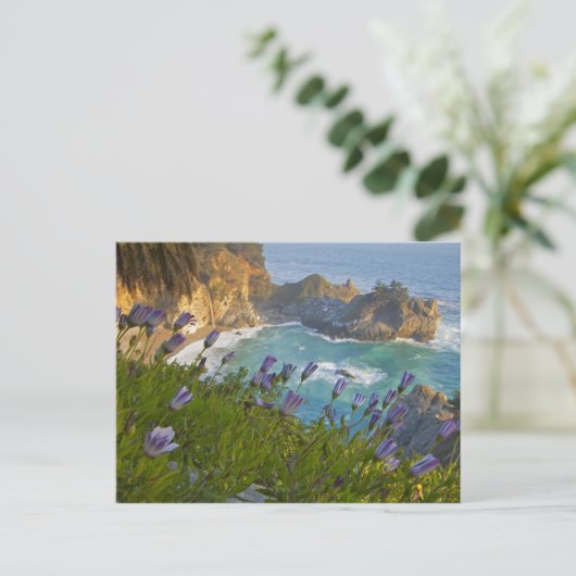 Landschaftliche McWay Falls stürzt in den Strand u Postkarte (Stehend Vorderseite)