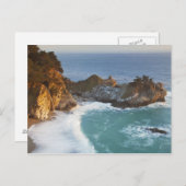 Landschaftliche McWay Falls stürzt in den Strand u Postkarte (Vorne/Hinten)