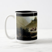 Landschaftliche mittelalterliche Fantasy-Tasse Zweifarbige Tasse (Links)