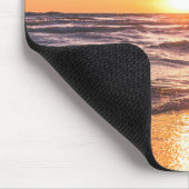 Landschaftliche Sicht auf das Meer bei Sonnenunter Mousepad (Ecke)