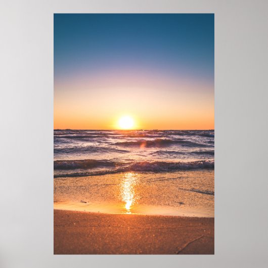 Landschaftliche Sicht auf das Meer bei Sonnenunter Poster (Vorne)