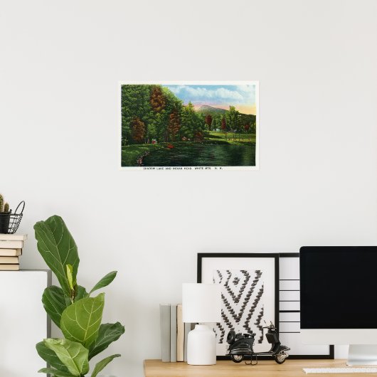 Landschaftliche Sicht auf den Schattensee und Indi Poster (Heimbüro)