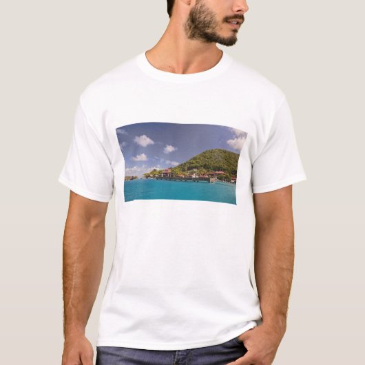 Landschaftliche Sicht auf die Bitter End Yacht Clu T-Shirt (Vorderseite)