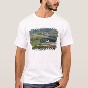 Landschaftliche Sicht auf die landwirtschaftliche  T-Shirt