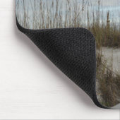 Landschaftliche Strandfotografie Boardwalk & Sandd Mousepad (Ecke)