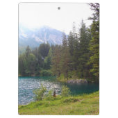 Landschaftlicher Alpenwald und Foto Klemmbrett (Rückseite)