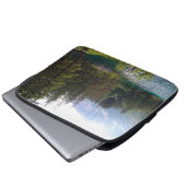 Landschaftlicher Alpenwald und Foto Laptopschutzhülle (Vorne Knopf)