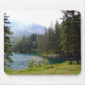 Landschaftlicher alpiner Wald und See Mousepad (Vorne)