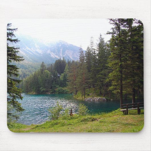 Landschaftlicher alpiner Wald und See Mousepad (Vorne)