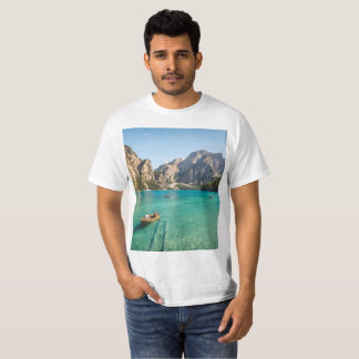 Landschaftlicher Bergsee Adventure T - Shirt