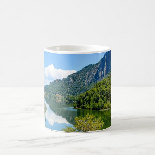Landschaftlicher Bergsee Reflektion Kaffeetasse (Mittel)