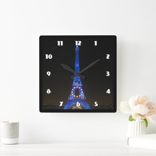 Landschaftlicher Eiffelturm bei Nacht Quadratische Wanduhr (Zuhause)