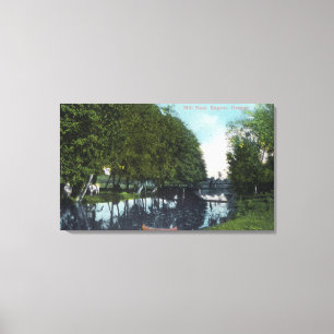 Landschaftlicher Fluss mit Canoe SceneEugene, OR Leinwanddruck