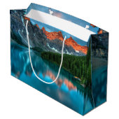 Landschaftlicher Geburtstag von Mountain & Lake Fo Große Geschenktüte (Rückseite Schrägansicht)