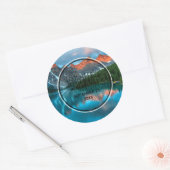 Landschaftlicher Geburtstag von Mountain & Lake Fo Runder Aufkleber (Umschlag)