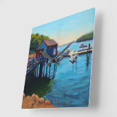 Landschaftlicher Hafen von Rockport Maine mit Boot Quadratische Wanduhr (Winkel)