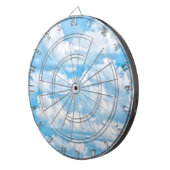 Landschaftlicher Happy Sunny Clouds Hintergrund Dartscheibe (Vorderseite rechts)