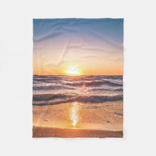 Landschaftlicher Meerblick bei Sonnenuntergang Fleecedecke