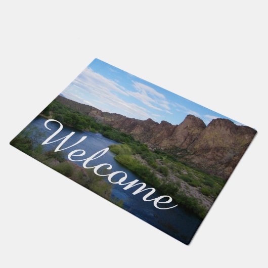 Landschaftlicher See Saguaro Fußmatte (Schrägansicht)