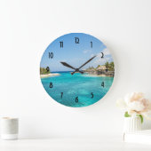 Landschaftlicher tropischer Strand mit Foto aus St Große Wanduhr (Zuhause)