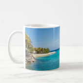 Landschaftlicher tropischer Strand mit Foto aus St Kaffeetasse (Links)