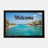 Landschaftlicher tropischer Strand mit Strohhütten Fußmatte (Vorderseite)