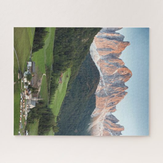 Landschaftliches Alpendorf Dolomiten Berge Puzzle (Horizontal)