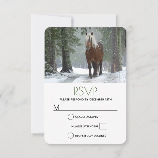 Landschaftliches Braunes Pferd in einem Winterwald RSVP Karte (Vorderseite)