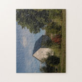 Landschaftliches Foto mit Garten und Stall Puzzle (Vertikal)