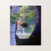 Landschaftliches grünes Lila Boot unter der Arch R Puzzle (Vertikal)