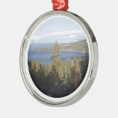 Landschaftliches Lake Tahoe Deluxe Silbernes Ornament (Links)