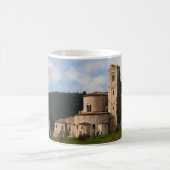 Landschafts-Landschaftshaus Toskana, Italien Kaffeetasse (Mittel)
