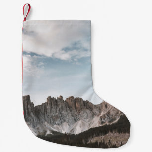 LANDSCHAFTSFOTOGRAFIE VON GRAU UND BROWN BERG KLEINER WEIHNACHTSSTRUMPF