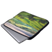 Landschaftsgrün: Hell gestrichene Ruhe Laptopschutzhülle (Vorne Knopf)