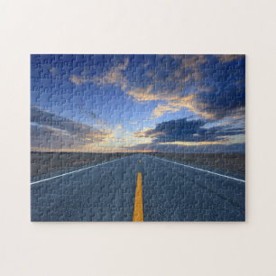 Landstraße am Sonnenaufgang-Tag Puzzle