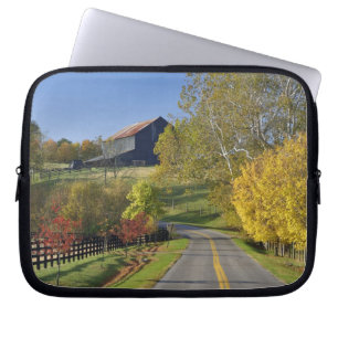 Landstraße durch die Region Bluegrass in Kentucky Laptopschutzhülle