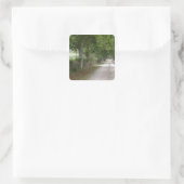 Landstraße in der Nähe der Stadt Quadratischer Aufkleber (Tasche)