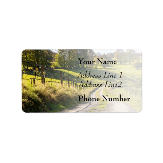Landstraße zwischen grüner Wiese Landschaft Adressaufkleber (Vorne)