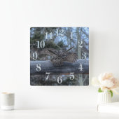 Landung der großen grauen Eule und des Ranch Gate Quadratische Wanduhr (Zuhause)