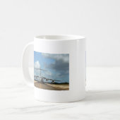 Landung von militärischem Flugzeug Kaffeetasse (Vorderseite Links)