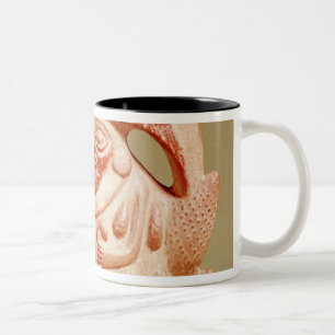 Landwirtschaftliche Gottheit des Inkas, die einen Zweifarbige Tasse