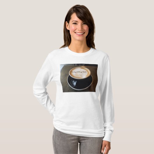 Langärmeliges Shirt mit Kaffee von Tony Cimino (Vorne ganz)