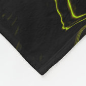 Lange, grüne, weiche Linien auf dunklem Hintergrun Fleecedecke (Ecke)