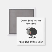 Lange Lämmer verloren, Gras isst schwarzes Schafma Magnet (Vorderseite/Rückseite)