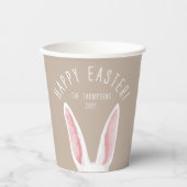 Lange weiße Hasenohren auf beigem Frohe Ostern Pappbecher (Vorderseite)