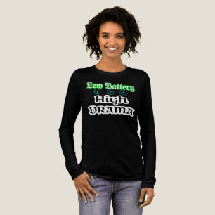Langsam leerer Akku, hohe Dramatik, lustiges Gen-Z Tri-Blend Shirt