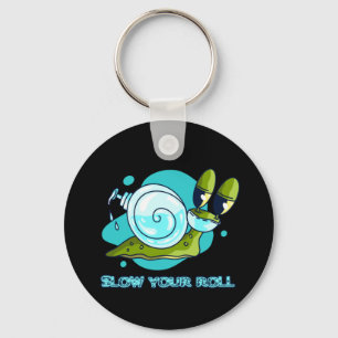 Langsam mit Sanitizer die sonnige Schnecke Schlüsselanhänger